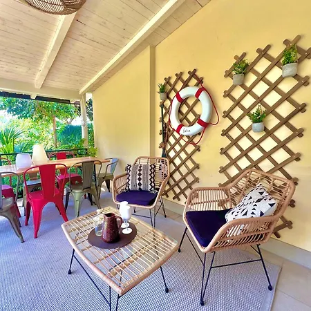 Welcome Traveller Laurence Garden * Гарда