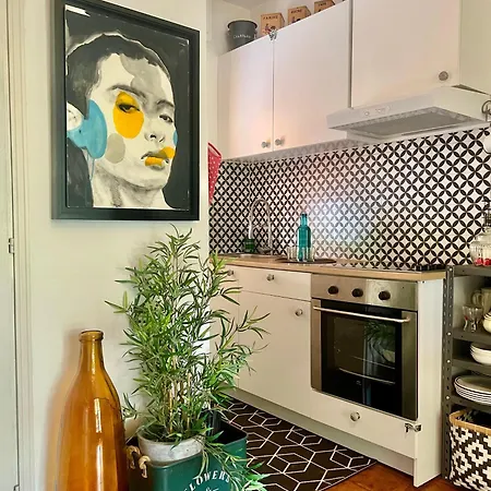 Welcome Traveller Laurence Garden