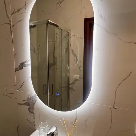 Welcome Traveller Laurence Garden *