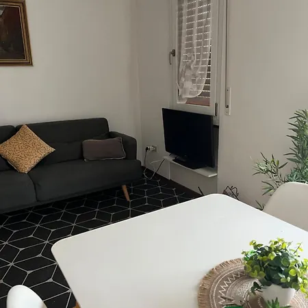 Welcome Traveller Laurence Garden * Гарда