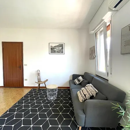 Welcome Traveller Laurence Garden Апартаменты Гарда