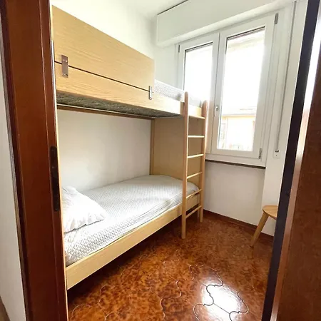 Welcome Traveller Laurence Garden * Гарда