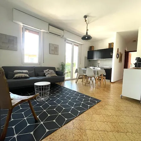 Welcome Traveller Laurence Garden Апартаменты *